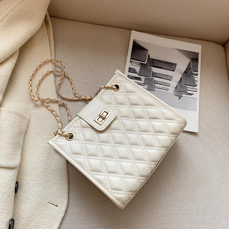 Simply Crossbody Bags PU Leather Chain Tote Vintage Messenger Bag Lady Travel Small Handbags for Women 2021, White
Simply Crossbody Bags PU Leather Chain Tote Vintage Messenger Bag Lady Travel Small Handbags for Women 2021, White