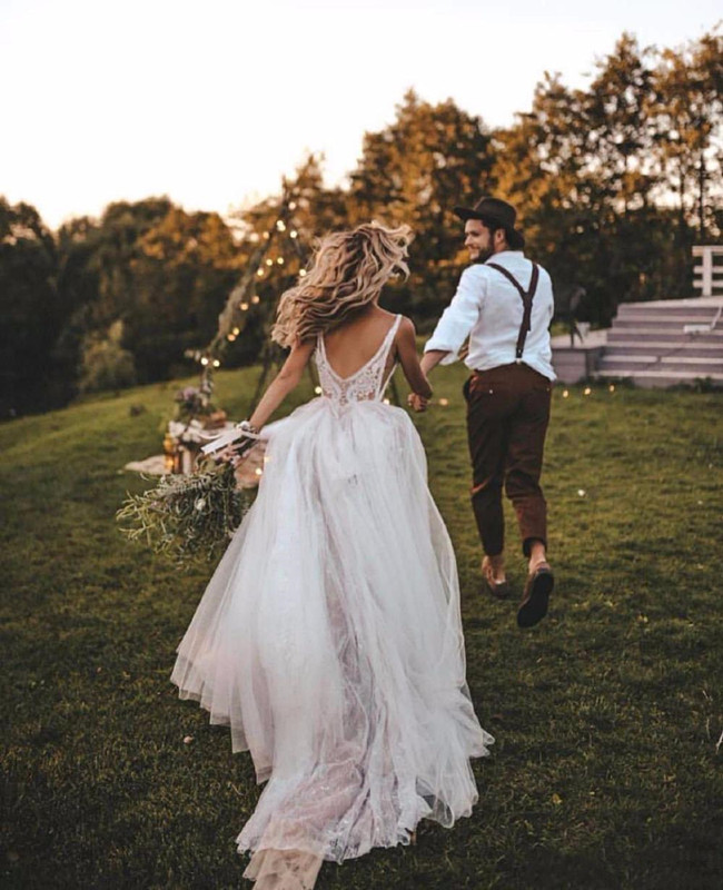 Sexy Full Lace Deep V Neck Backless Beach Wedding Dress Sweep Train Tulle Sleeveless Boho Bridal Dresses