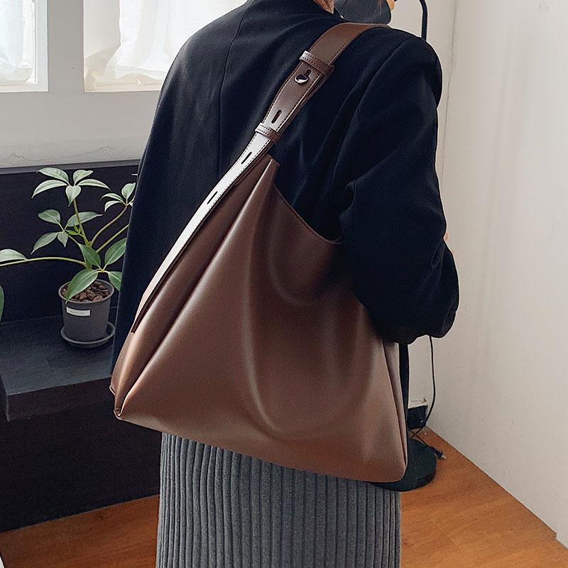 Women Totes Bag 2021 New In PU Leather Single Shoulder Bags Simple Brief Office Lady Handbags Designer Vintage Black Totes
Women Totes Bag 2021 New In PU Leather Single Shoulder Bags Simple Brief Office Lady Handbags Designer Vintage Black Totes