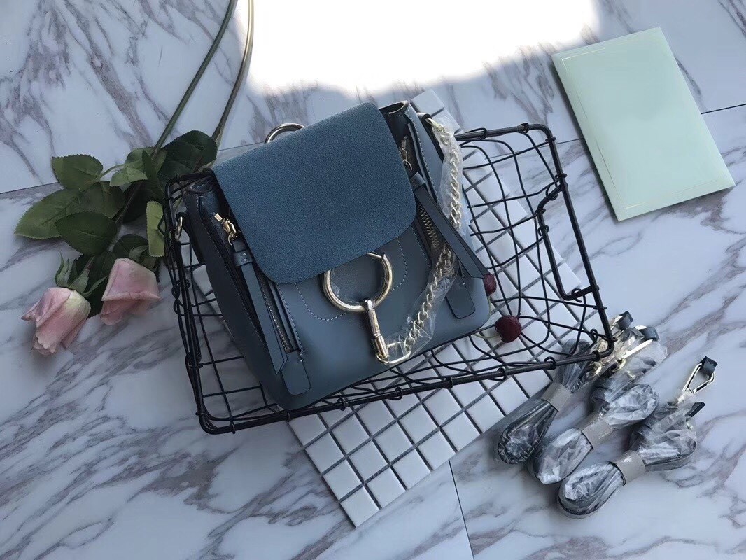 Casual and elegant women's bag cowhide and suede single shoulder bag zipper variable capacity messenger bag, Blue
Casual and elegant women's bag cowhide and suede single shoulder bag zipper variable capacity messenger bag, Blue
