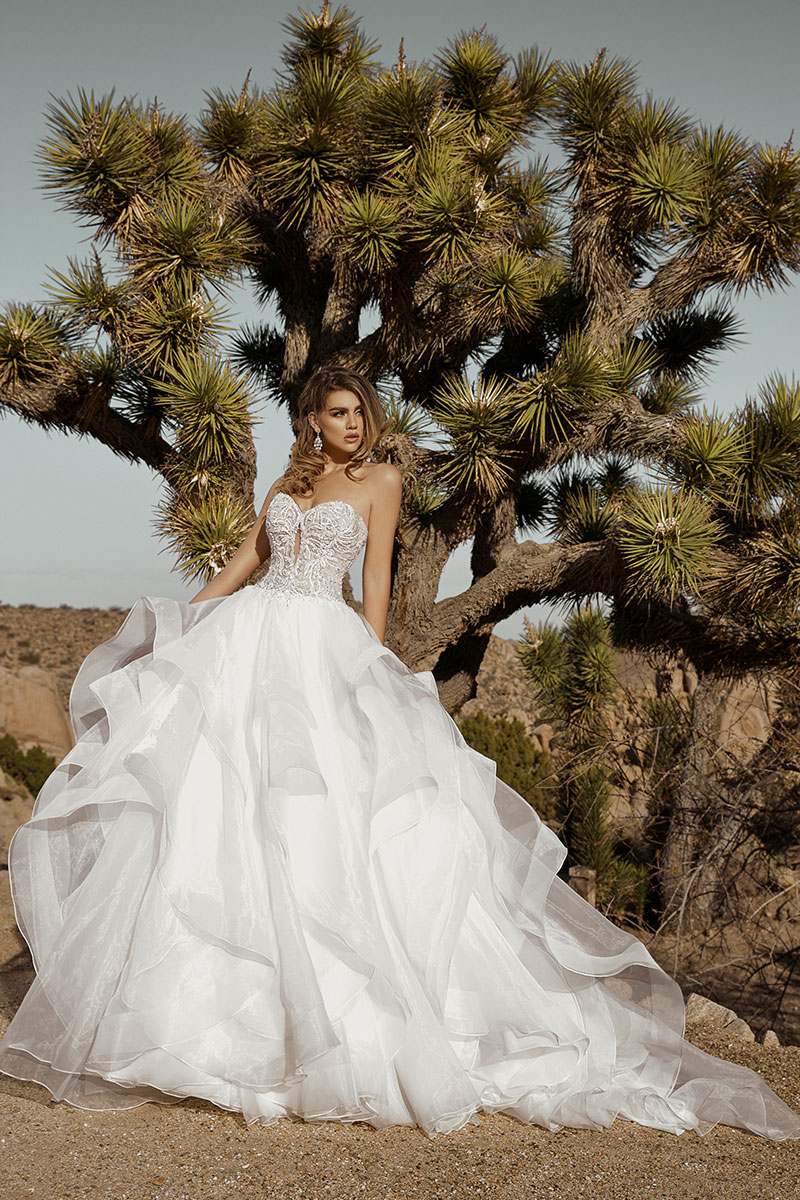 Kitty Chen A Line Wedding Dresses Sweetheart Neck Beading Lace Appliques Bridal Gowns vestidos de novia Ruffles Backless Wedding Dress