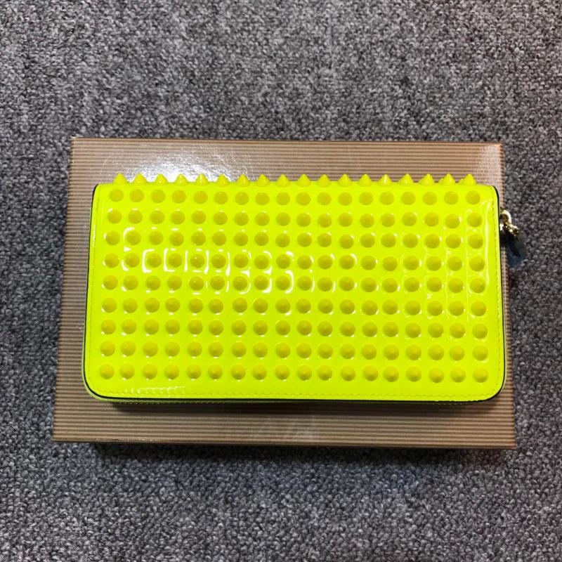 New Hot sale Women and Men Long Style Wallets Panelled Spiked Clutch Bags Patent Real Leather Rivets Clutches bags, 19*10cm
New Hot sale Women and Men Long Style Wallets Panelled Spiked Clutch Bags Patent Real Leather Rivets Clutches bags, 19*10cm