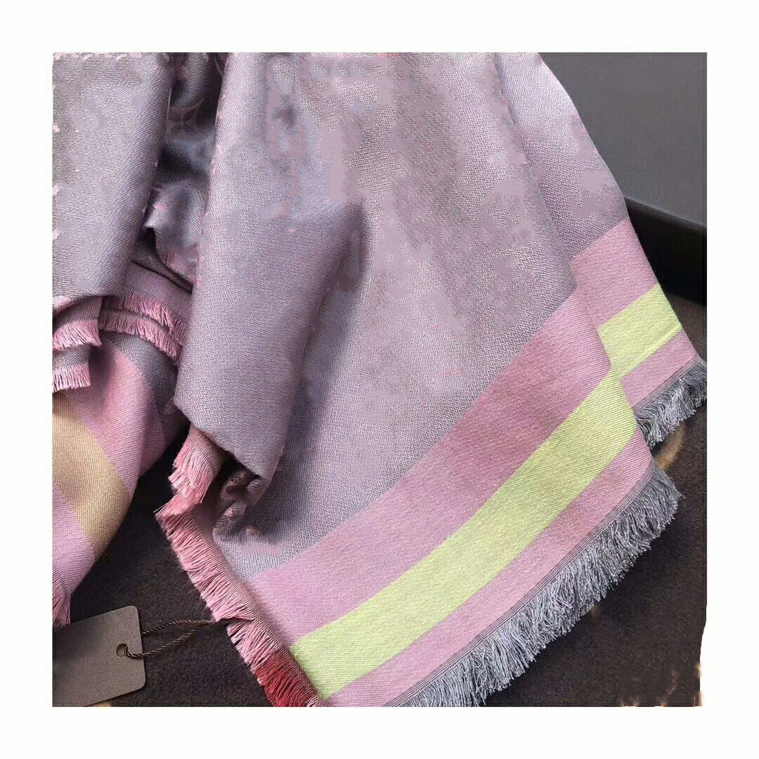 Hot Scarf for woman wool silk Scarf Women Scarves 2018 fashion square scarves size 140x140cm no box
Hot Scarf for woman wool silk Scarf Women Scarves 2018 fashion square scarves size 140x140cm no box