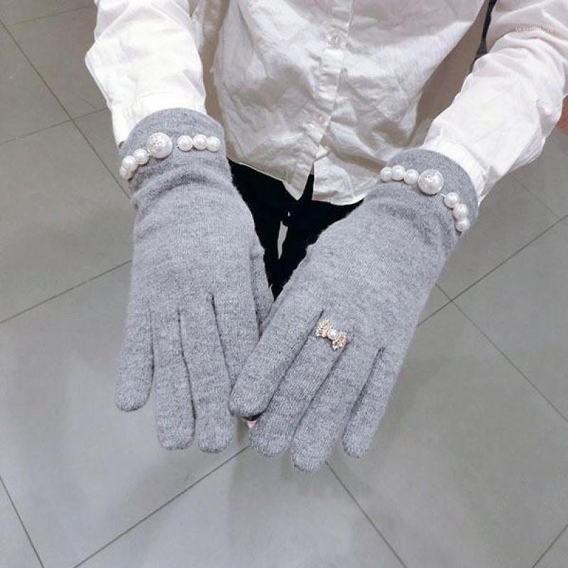 Hand Sewing Pearls Autumn Winter Women Gloves Cashmere Wool Mittens Khaki Elegant Ladies Gloves Warm Touch Screen AGL2811
Hand Sewing Pearls Autumn Winter Women Gloves Cashmere Wool Mittens Khaki Elegant Ladies Gloves Warm Touch Screen AGL2811