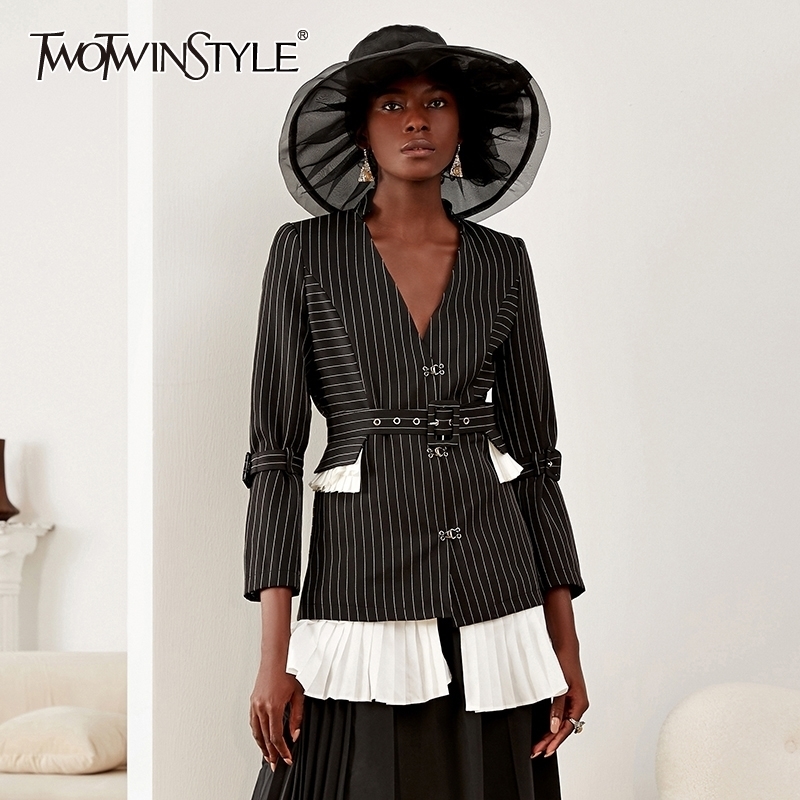TWOTWINSTYLE New Autumn Winter Lapel Long Sleeve Black Striped Hem Ruffles Stitch Loose Jacket Women Coat Fashion Tide 201120
TWOTWINSTYLE New Autumn Winter Lapel Long Sleeve Black Striped Hem Ruffles Stitch Loose Jacket Women Coat Fashion Tide 201120