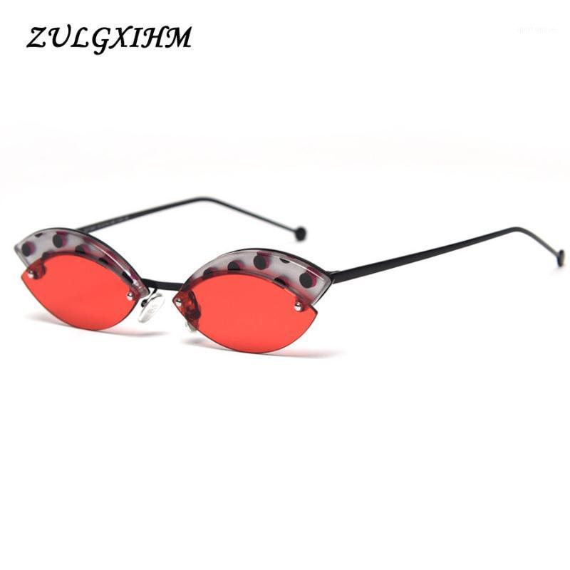 Cute Sexy Retro Cat Eye Sunglasses Ladies Small Black & White Triangle Metal Color Ladies Sunglasses red Female UV4001
Cute Sexy Retro Cat Eye Sunglasses Ladies Small Black & White Triangle Metal Color Ladies Sunglasses red Female UV4001