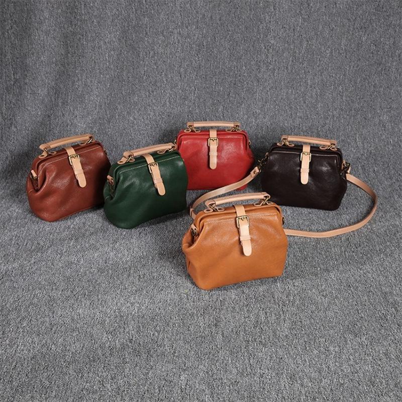 2021 new high quality designer retro leather handbags handmade first layer cowhide bag portable messenger shoulder bag, Brown
2021 new high quality designer retro leather handbags handmade first layer cowhide bag portable messenger shoulder bag, Brown