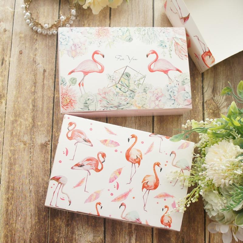 18*12*4.8cm 10pcs Romantic Flamingo Design Paper Box As Cookie Candy Handmade Boxes Gift Packaging Wedding Party Use 
18*12*4.8cm 10pcs Romantic Flamingo Design Paper Box As Cookie Candy Handmade Boxes Gift Packaging Wedding Party Use