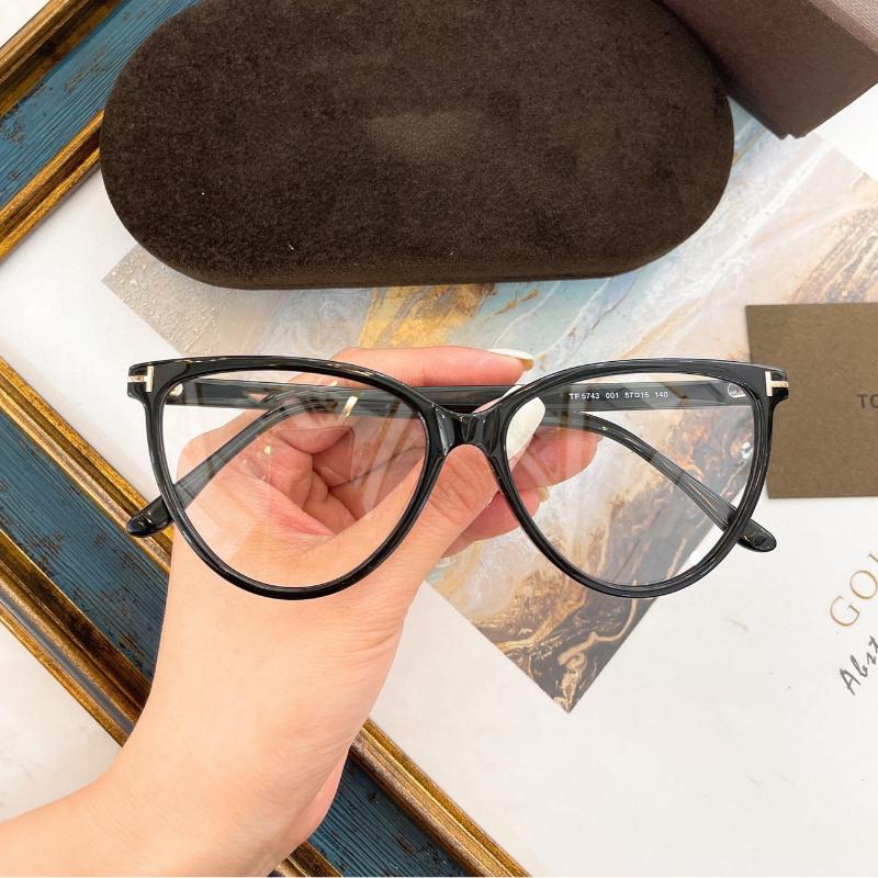 Fashion Sunglasses Frames TOM TF5743 Red Purple Transparent White Tortoise Women Prescription Optical Myopia Glasses Tea Blue
Fashion Sunglasses Frames TOM TF5743 Red Purple Transparent White Tortoise Women Prescription Optical Myopia Glasses Tea Blue