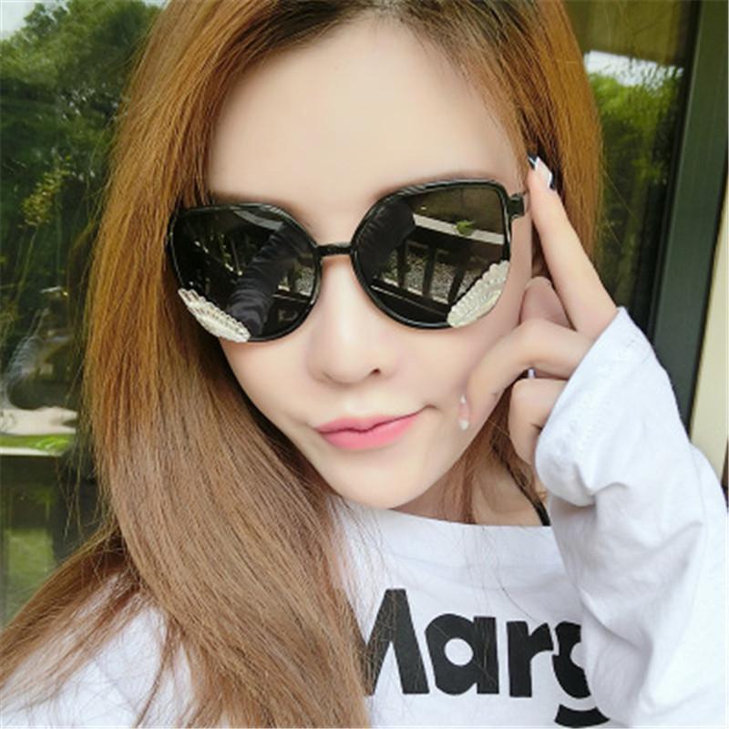 Fashion Black Eyewear Frames Cat Eye Sunglasses For Women Men sun glasses Star models trends transparent colorful
Fashion Black Eyewear Frames Cat Eye Sunglasses For Women Men sun glasses Star models trends transparent colorful