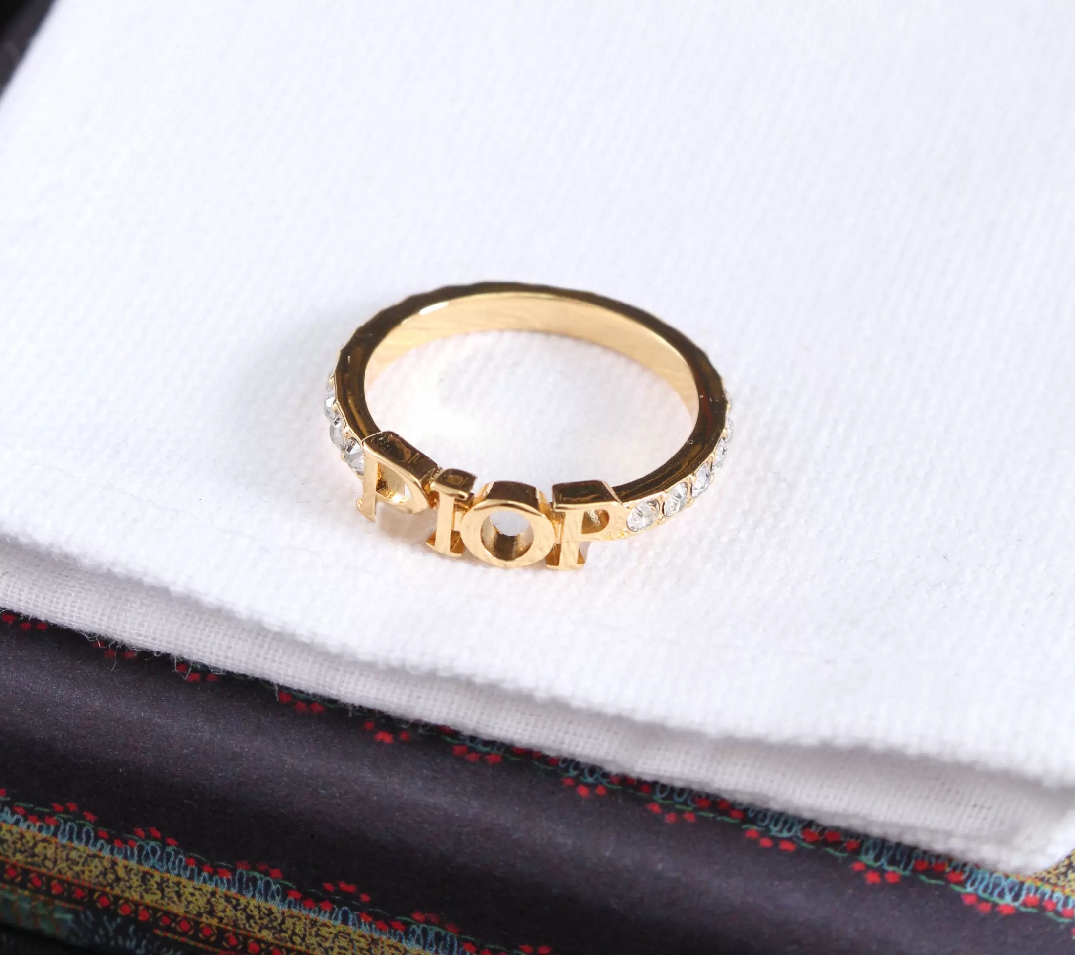 Fashion gold letter rings bague for lady women Party wedding lovers gift engagement jewelry With BOX cjeweler13
Fashion gold letter rings bague for lady women Party wedding lovers gift engagement jewelry With BOX cjeweler13