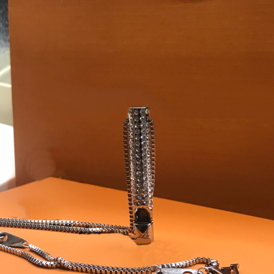 Europe America Style Men Lady Women Lovers Long Chain Necklace With Engraved V Initials Full Diamond Whistle Pendant Gift, Silver
Europe America Style Men Lady Women Lovers Long Chain Necklace With Engraved V Initials Full Diamond Whistle Pendant Gift, Silver