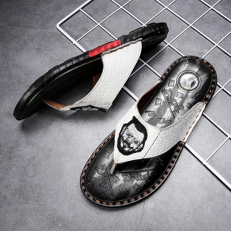 Free masks men's slippers leather slippers beach casual sandals summer men's fashion shoes 2020 new1, Black
Free masks men's slippers leather slippers beach casual sandals summer men's fashion shoes 2020 new1, Black