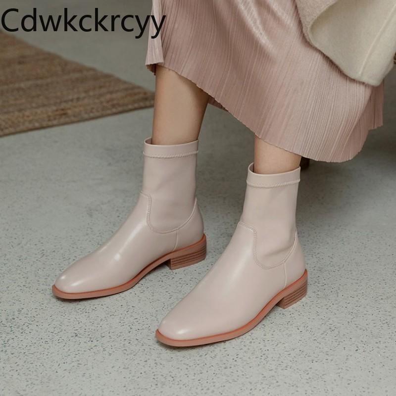 winter The New British style fashion Square head Short tube boots black Beige Casual Comfortable High heels Women boots
winter The New British style fashion Square head Short tube boots black Beige Casual Comfortable High heels Women boots