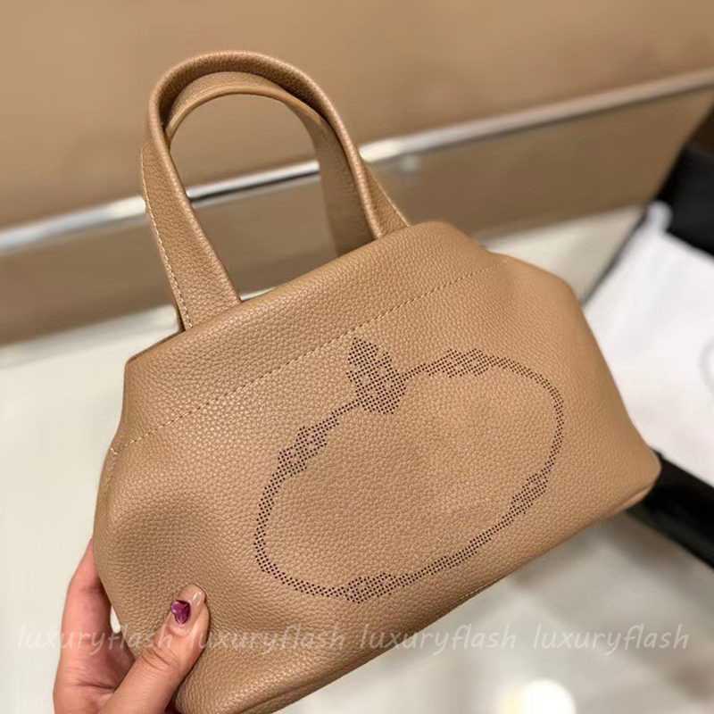 Women Tote Fashion 2022 New Designer Handbags Shoulder Luxurys Handbags Crossbody Bags Soft Leather Totes High Quality 4 Color with Letters, Box(not sold separately)
Women Tote Fashion 2022 New Designer Handbags Shoulder Luxurys Handbags Crossbody Bags Soft Leather Totes High Quality 4 Color with Letters, Box(not sold separately)