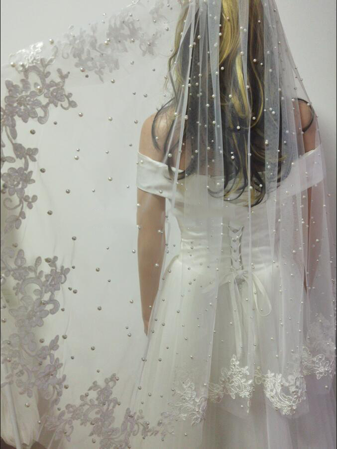 Simple White Ivory Pearls Beading Wedding Veils One Layer Lace Appliques Edge Short Bride Prom Bridal Shawl Wraps Accessories with Comb