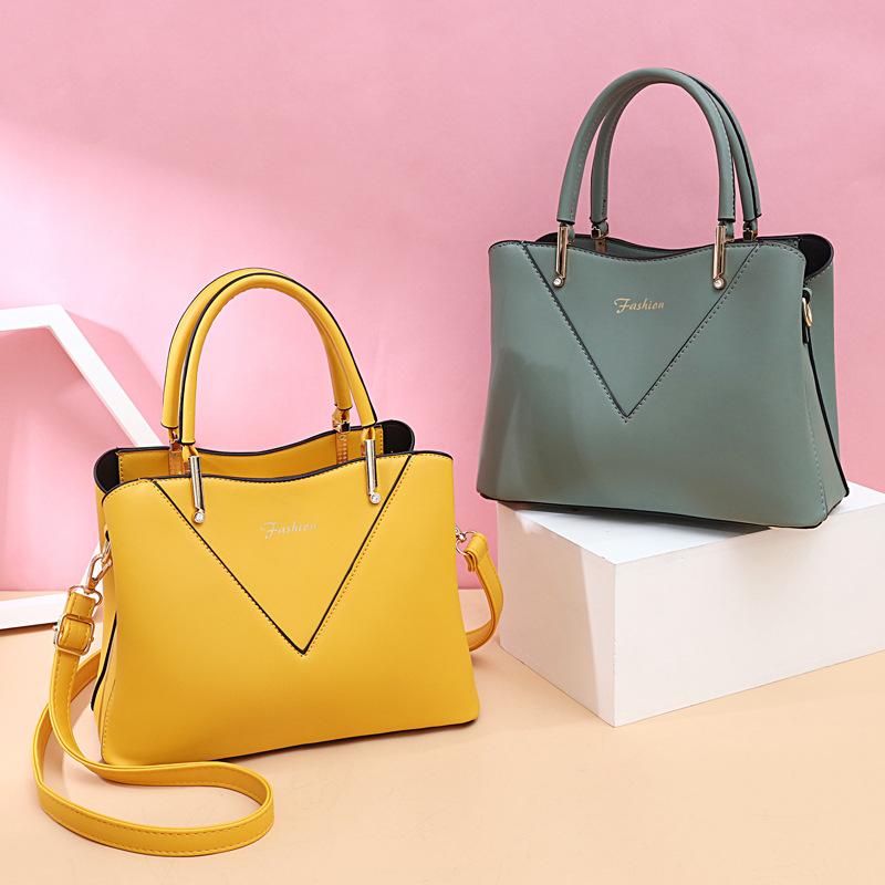 2021 new women's atmospheric handbag large capacity One Shoulder Messenger Bag luxury handbags women bags designer
2021 new women's atmospheric handbag large capacity One Shoulder Messenger Bag luxury handbags women bags designer