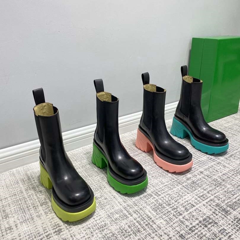 Trends Boots For Womens Fashion Designer Leather Martin Ankle Boot Fashion Non-slip Wave Colored Rubber Outsole Elastic Webbing Luxury Comfort Exquisite
Trends Boots For Womens Fashion Designer Leather Martin Ankle Boot Fashion Non-slip Wave Colored Rubber Outsole Elastic Webbing Luxury Comfort Exquisite