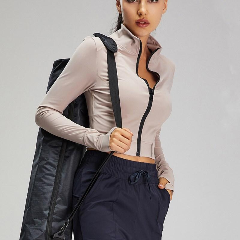 Autumn Sport Coat Cool Black Yoga Crop Tops Women Zipper Nylon Jogger Fitness Jacket with Thumb Holes Training Running Jackets 
Autumn Sport Coat Cool Black Yoga Crop Tops Women Zipper Nylon Jogger Fitness Jacket with Thumb Holes Training Running Jackets