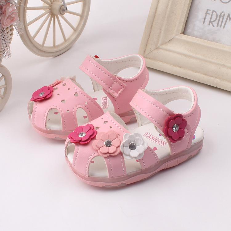 J.G Chen 2020 New Baby Girl Shoes 3 Colors LED Light Soft Bottom Flowers Little Baby Girls Shoes Kids infantil1, Blue
J.G Chen 2020 New Baby Girl Shoes 3 Colors LED Light Soft Bottom Flowers Little Baby Girls Shoes Kids infantil1, Blue