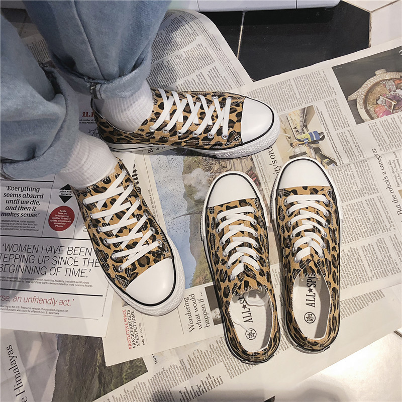 High Quality Classic Men Shoes 2019 New Summer Leopard Canvas flat Vulcanized Casual Shoes Fashion Trend Student Sports Shoes
High Quality Classic Men Shoes 2019 New Summer Leopard Canvas flat Vulcanized Casual Shoes Fashion Trend Student Sports Shoes