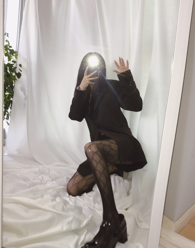 Kuqi cucci fashionable Paris silk stockings scarlet letter G fishing net fun panty show thin and long bottomed socks, Small g white
Kuqi cucci fashionable Paris silk stockings scarlet letter G fishing net fun panty show thin and long bottomed socks, Small g white