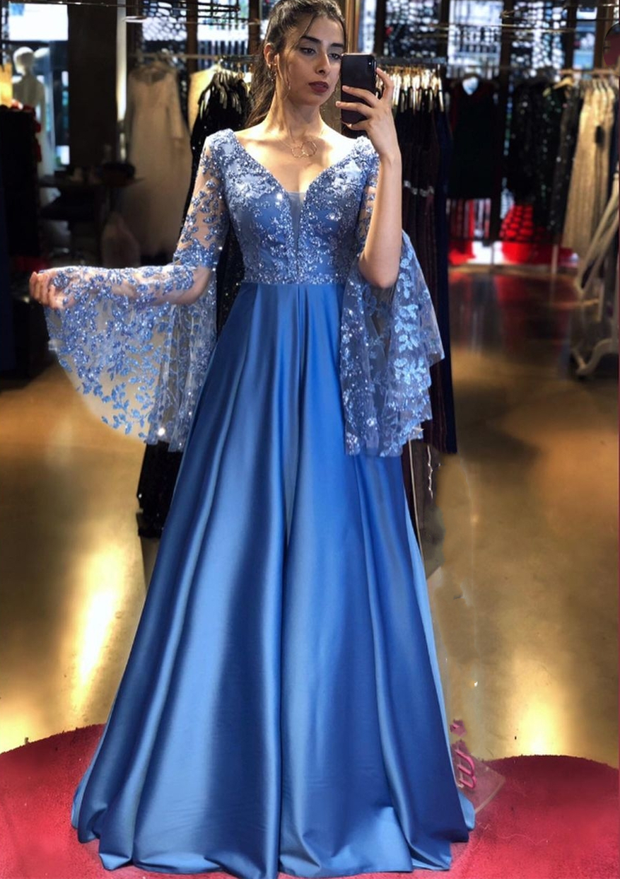 Elegant Royal Blue Bare Long Sleeve Evening Dresses 2022 A-Line Lace Appliques Sequins Shiny Party Prom Gowns Satin V-Neck Floor Length Special Occasi