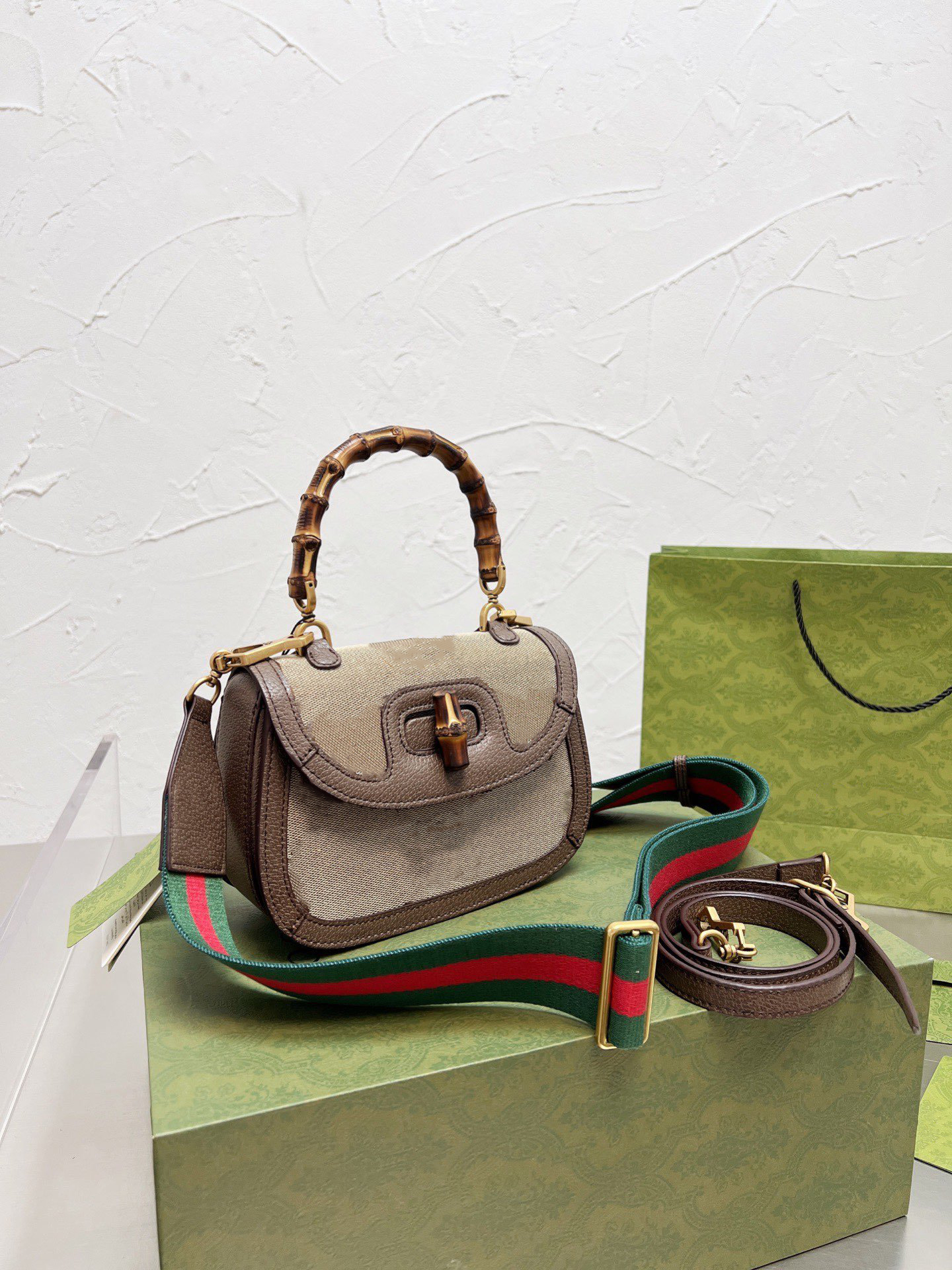 2022 Handbag Designers Bag Crossbody Shoulder Bags Purse Wallets Clutch Totes Lock Letters Luxury Handbag Bamboo bag with box
2022 Handbag Designers Bag Crossbody Shoulder Bags Purse Wallets Clutch Totes Lock Letters Luxury Handbag Bamboo bag with box