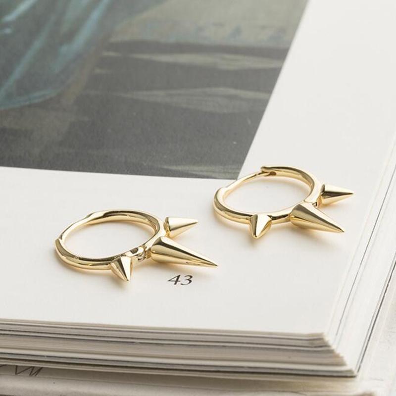 Romad Hot Sale 925 Sterling Personality Tapered Earrings Small Circle Hoop Earrings For Women Birthday Simple Noble Jewelry Gift1
Romad Hot Sale 925 Sterling Personality Tapered Earrings Small Circle Hoop Earrings For Women Birthday Simple Noble Jewelry Gift1