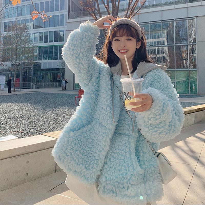 Women 2021 Autumn Winter Fashion Fake Lamb Fur Jackets Female Thick Warm Hooded Coats Ladies Loose Short Faux Fur Outwears Q633, White
Women 2021 Autumn Winter Fashion Fake Lamb Fur Jackets Female Thick Warm Hooded Coats Ladies Loose Short Faux Fur Outwears Q633, White