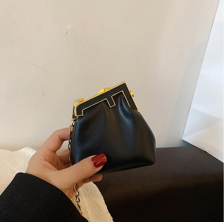 8030 Women Luxurys Designers Bags Crossbody High Quality Handbags Womens Purses Shoulder Shopping Totes Bag
8030 Women Luxurys Designers Bags Crossbody High Quality Handbags Womens Purses Shoulder Shopping Totes Bag