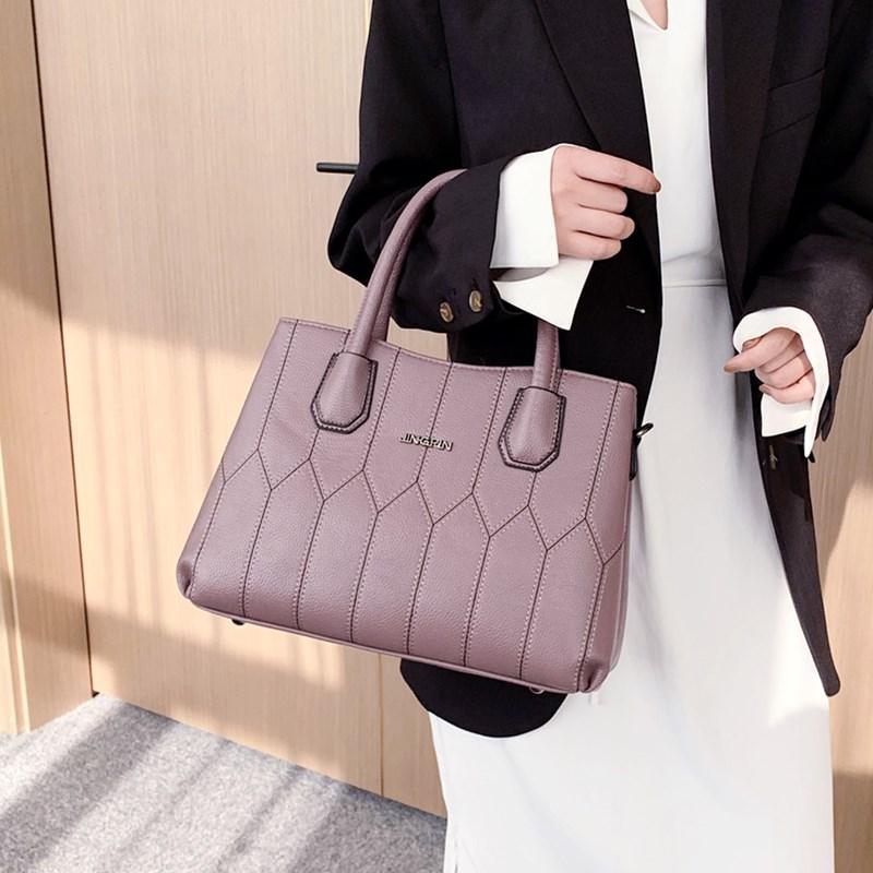 Elegant Big Casual Tote Hand Bags Luxury Women Designer Leather Shoulder Handbag Ladys Top Handle Bag Large Simple Crossbody Bag, Black
Elegant Big Casual Tote Hand Bags Luxury Women Designer Leather Shoulder Handbag Ladys Top Handle Bag Large Simple Crossbody Bag, Black