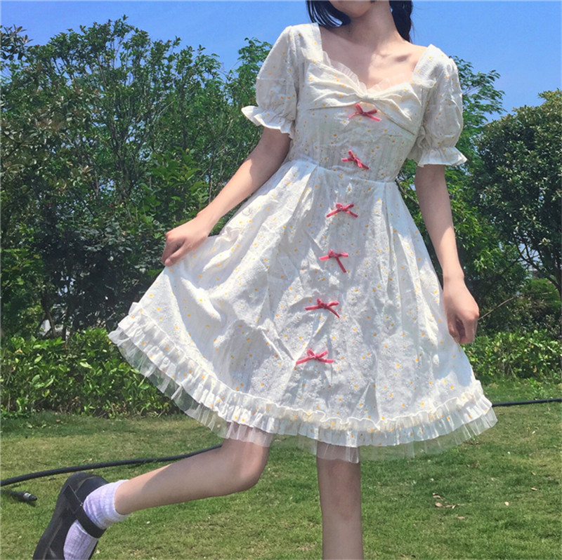 2021 New Botwie Beautiful Lolita Dressed Summer Sweet Flower Daisy White Turtleneck Frilly Dress Short CSP6
2021 New Botwie Beautiful Lolita Dressed Summer Sweet Flower Daisy White Turtleneck Frilly Dress Short CSP6
