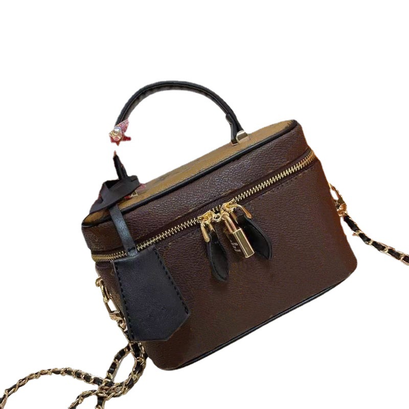 2022 New Lunch BoxBag Luxury Cosmetic Case Women's Cross-body Bag Simple lipstick powder Portable Box Storage Handbag Designer Fashion Chain, Brown
2022 New Lunch BoxBag Luxury Cosmetic Case Women's Cross-body Bag Simple lipstick powder Portable Box Storage Handbag Designer Fashion Chain, Brown