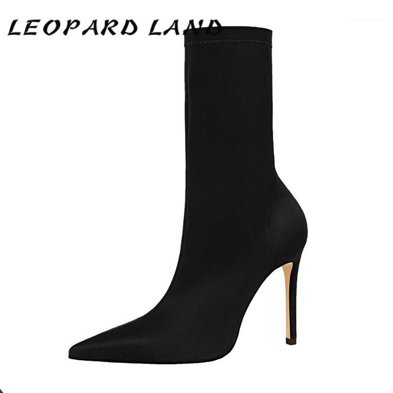 LEOPARD LAND Women's Winter Wear Boots Fashion Super Women's Boots With Slim Pointed Stretch Warm Women Shoes DS-315-11, Black
LEOPARD LAND Women's Winter Wear Boots Fashion Super Women's Boots With Slim Pointed Stretch Warm Women Shoes DS-315-11, Black