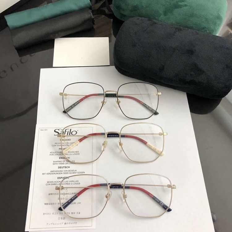 G family Nini's same type of gg0396o myopia glasses frame small bee's multi square flat lens can be equipped with anti blue light
G family Nini's same type of gg0396o myopia glasses frame small bee's multi square flat lens can be equipped with anti blue light