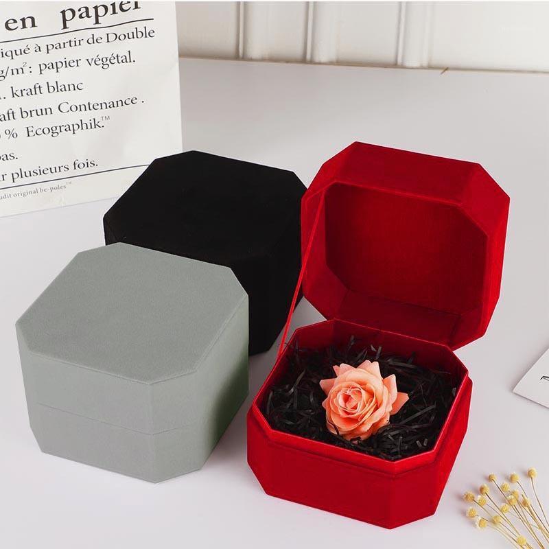 Florist Hat Boxes Octagonal Shape Velvet Box Candy Boxes Gift Box Packaging for Gifts Christmas Flowers Gifts Living Vase1
Florist Hat Boxes Octagonal Shape Velvet Box Candy Boxes Gift Box Packaging for Gifts Christmas Flowers Gifts Living Vase1