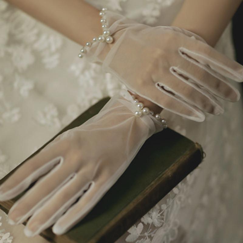 Sexy lace UV Cycling Driving Sunscreen Mittens Summer Women Thin Short Transparent Mesh Pearl Retro Evening Gown Gloves K66
Sexy lace UV Cycling Driving Sunscreen Mittens Summer Women Thin Short Transparent Mesh Pearl Retro Evening Gown Gloves K66