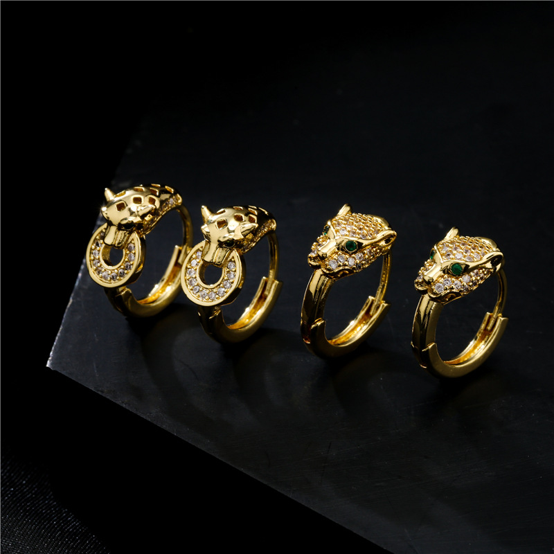 18K Gold Plated White Zirconia Huggie Earring Leopard Charm Earrings Jewelry for Women Jewelry
18K Gold Plated White Zirconia Huggie Earring Leopard Charm Earrings Jewelry for Women Jewelry