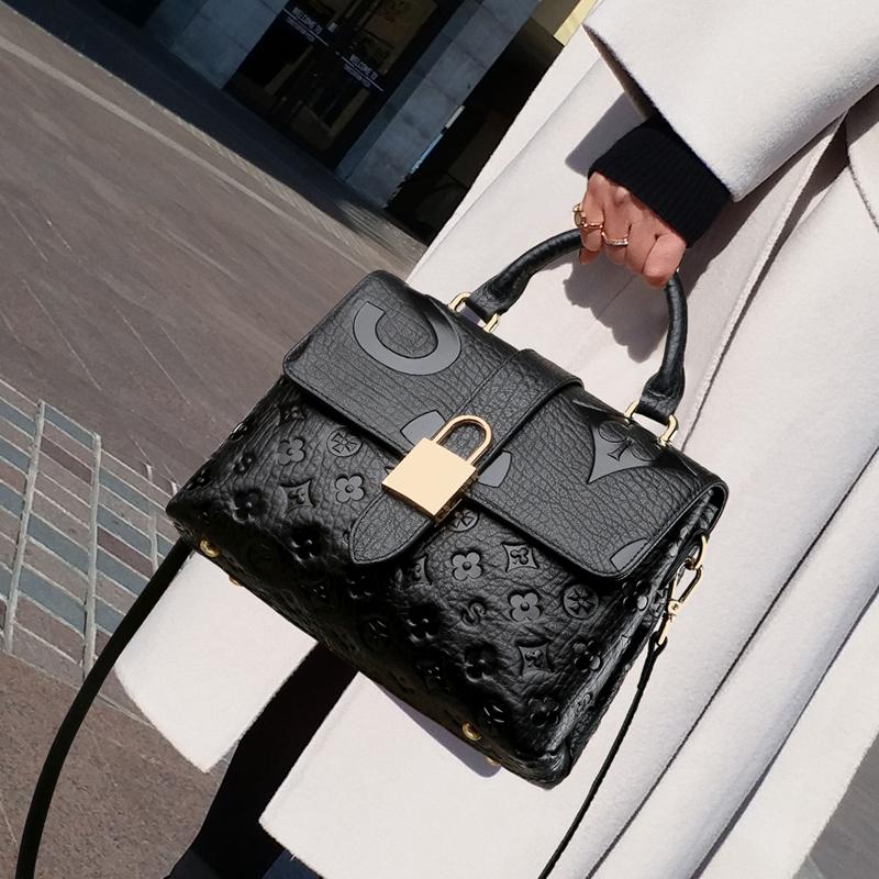 Classic Pattern Crossbody Bag for Women 2021 New Fashion One Shoudler Flap Bags Ladies Fashion Purses and Handbags Designer Tote, Black
Classic Pattern Crossbody Bag for Women 2021 New Fashion One Shoudler Flap Bags Ladies Fashion Purses and Handbags Designer Tote, Black
