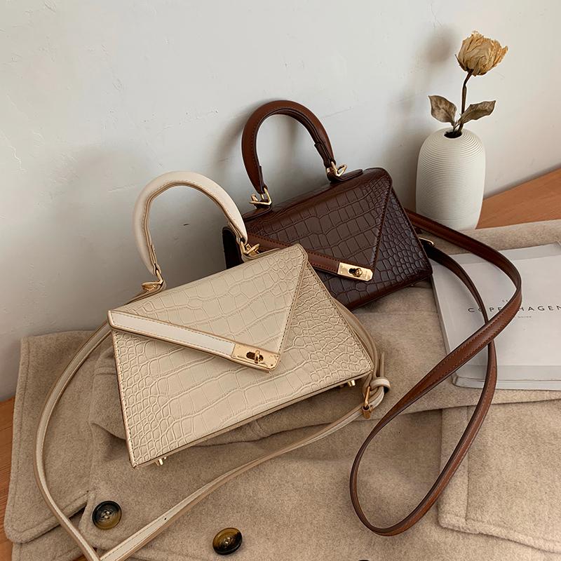 Vintage Alligator Women Shoulder Bags Designer Handbags Luxury Crocodile Pu Leather Crossbody Bag Chic Lock Small Flap Purse Sac, Beige
Vintage Alligator Women Shoulder Bags Designer Handbags Luxury Crocodile Pu Leather Crossbody Bag Chic Lock Small Flap Purse Sac, Beige