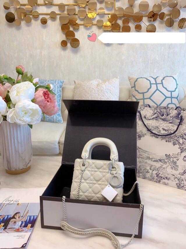 Shoulder Crossbody Totes Backpack Lady Bag Purse Handbags Wallet Tote Diamond Lattice Purses Fanny Chian Letter Wallets Women Luxurys
Shoulder Crossbody Totes Backpack Lady Bag Purse Handbags Wallet Tote Diamond Lattice Purses Fanny Chian Letter Wallets Women Luxurys
