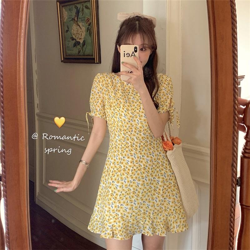 Daisy Yellow Floral Dress Female Korean Kawaii Cute Women' Dresses Japanese Harajuku Ulzzang Ladies Vintage Clothing For Women
Daisy Yellow Floral Dress Female Korean Kawaii Cute Women' Dresses Japanese Harajuku Ulzzang Ladies Vintage Clothing For Women