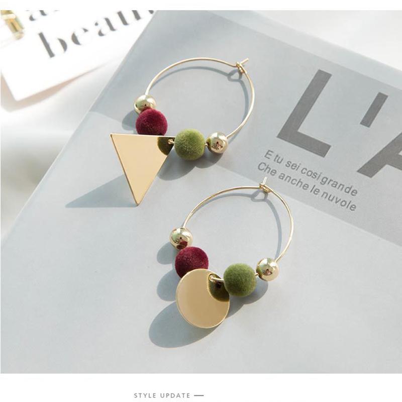 Charm Korea Fashion Plush Ball Hoop Earrings For Women Jewelry Accessories Simple Female Temperament Metal Pendant Gift
Charm Korea Fashion Plush Ball Hoop Earrings For Women Jewelry Accessories Simple Female Temperament Metal Pendant Gift
