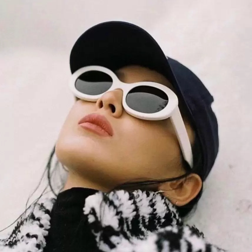 Summer Sunglasses For Men and Women style Anti-Ultraviolet Retro 40194 Plate Oval Frame Special design Eyeglasses Random Box
Summer Sunglasses For Men and Women style Anti-Ultraviolet Retro 40194 Plate Oval Frame Special design Eyeglasses Random Box