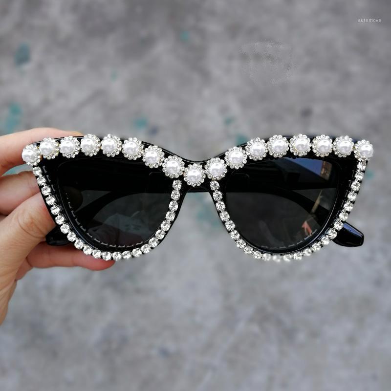 Vintage Sunglasses Women Cat Eye Designer Sun Glasses Rhinestone Pearl Retro ladies Sunglasses Eyewear oculos1
Vintage Sunglasses Women Cat Eye Designer Sun Glasses Rhinestone Pearl Retro ladies Sunglasses Eyewear oculos1