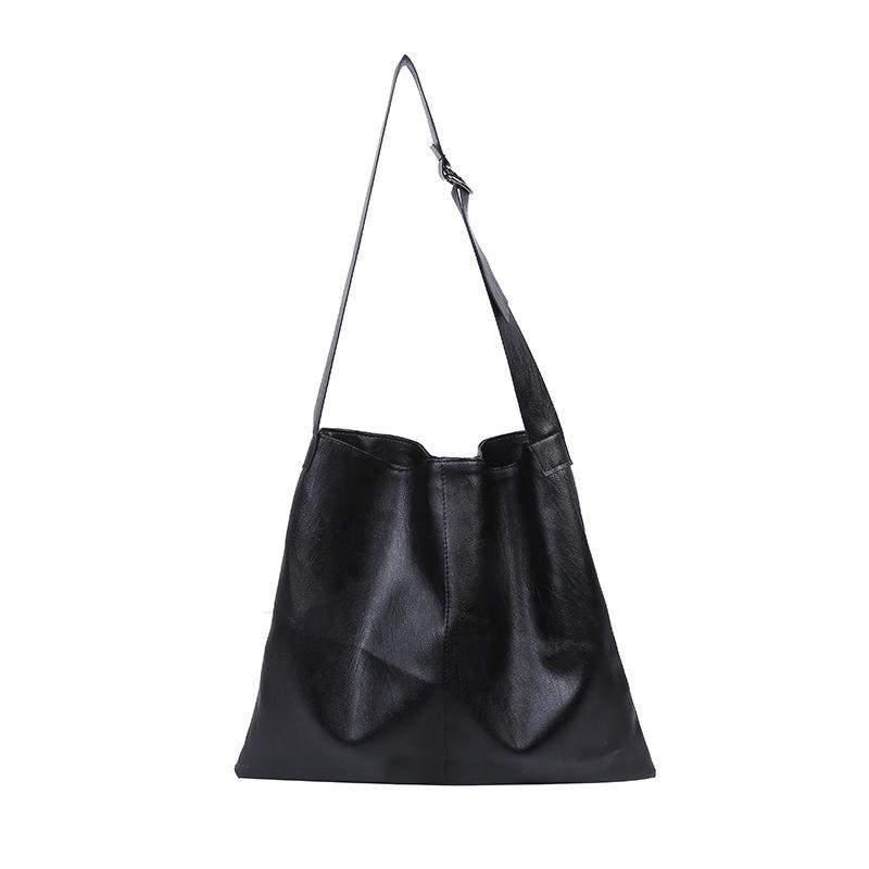 2021 Women Famous Design Fashion Versatile Shoulder Large Bag Pu Leather New Trendy Korean Style Messenger Crossbody Bag, Black 
2021 Women Famous Design Fashion Versatile Shoulder Large Bag Pu Leather New Trendy Korean Style Messenger Crossbody Bag, Black