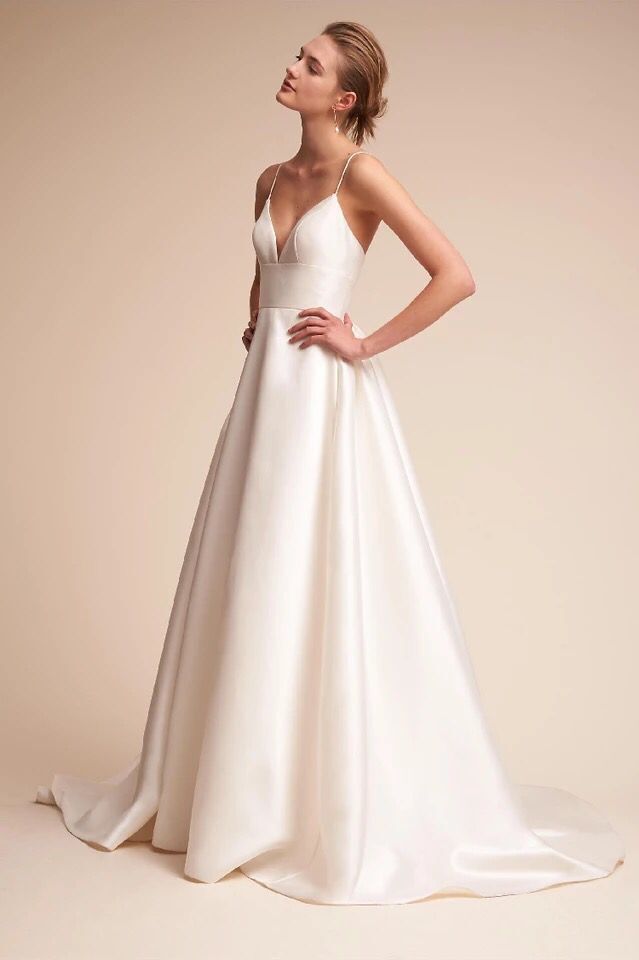 Simples Spaghetti Straps A Line Wedding Dress With Pockets 2022 Ivory Satin Long Beach Bridal Gowns Sexy Backless V-Neck Bride Wedding Dresses 2022