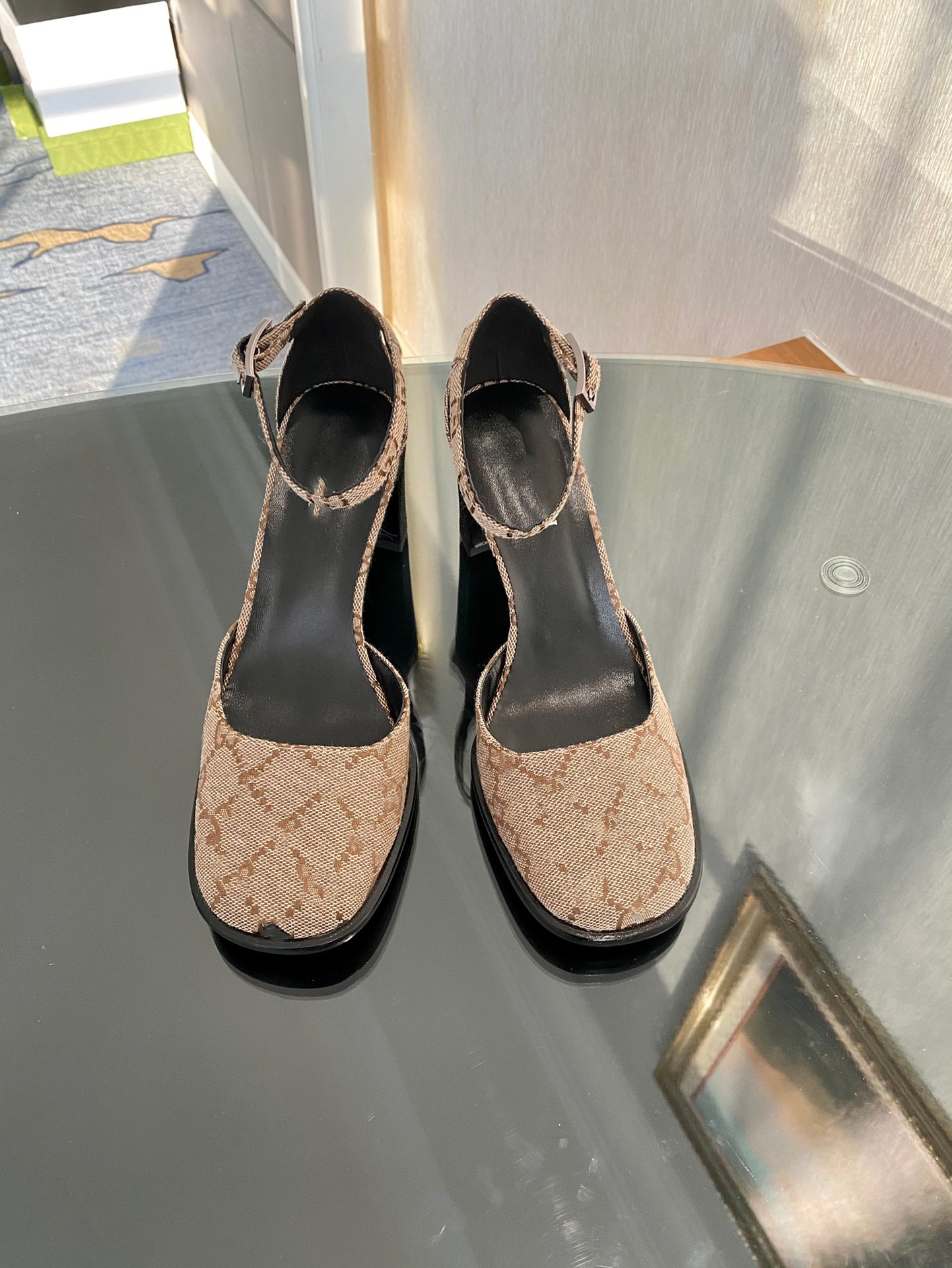 2022 Ladies dress shoes sandals leather high heels spring and autumn pointed toe size 35-40, Red
2022 Ladies dress shoes sandals leather high heels spring and autumn pointed toe size 35-40, Red