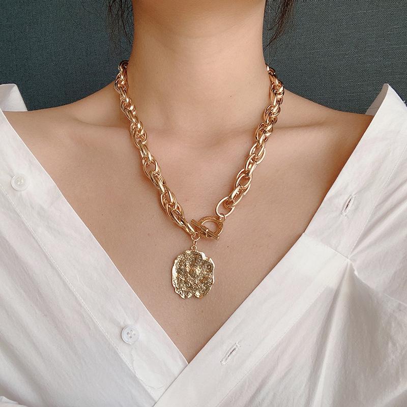 Vintage Necklace Matte Gold Twisted Chains Chokers Necklaces for Women Gothic Jewelry Irregular Geometric Metal Pendant Necklace
Vintage Necklace Matte Gold Twisted Chains Chokers Necklaces for Women Gothic Jewelry Irregular Geometric Metal Pendant Necklace